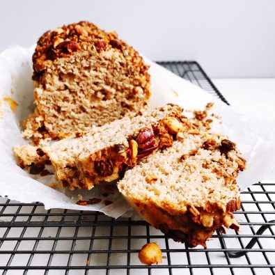 Bananenbrot mit Granola