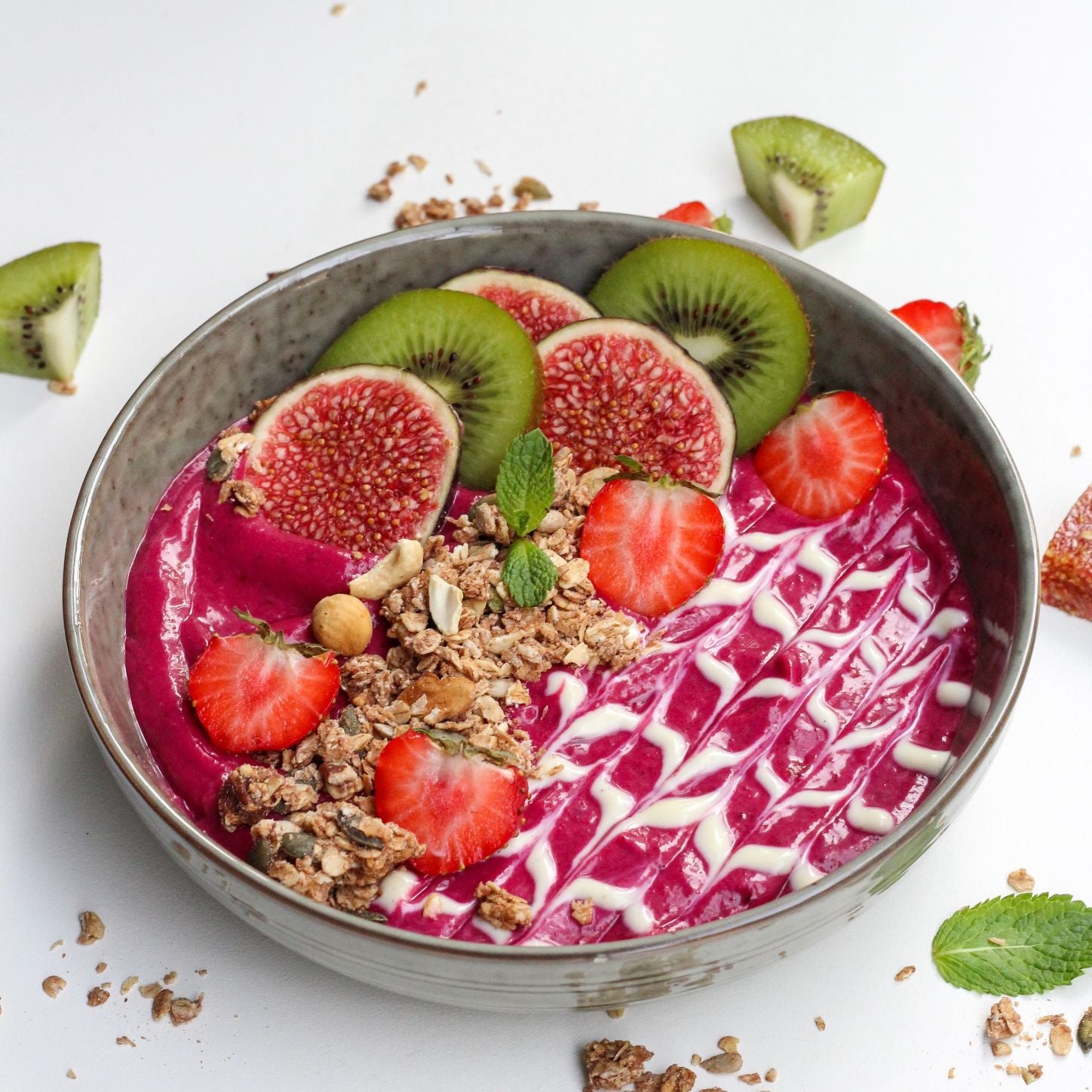 Rote-Bete-Smoothie-Bowl